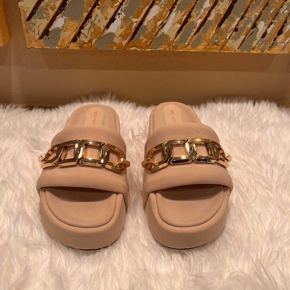 Good American cream gold chain platform slides